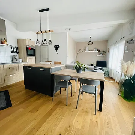 Appartement Angle 95 *